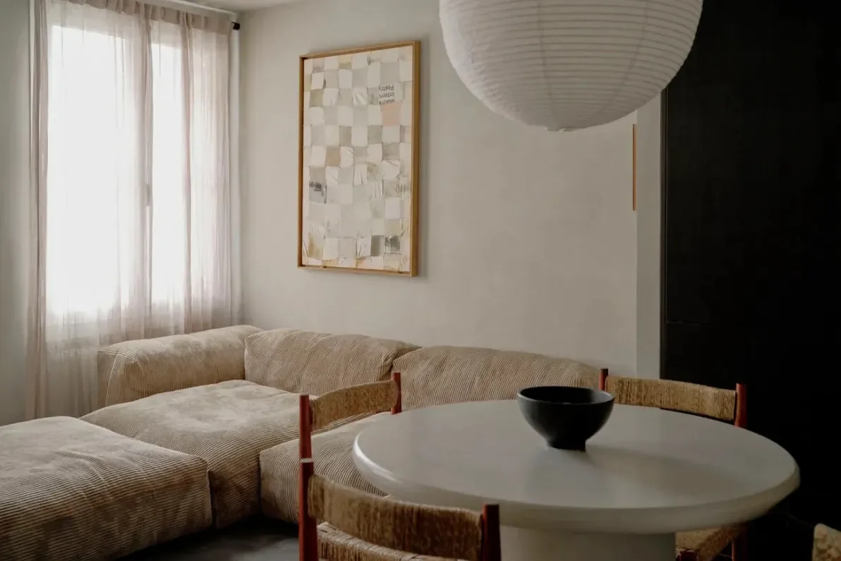 7 Layout Tricks to Help You Squeeze a Dining Area Into a Small Living Room - 6