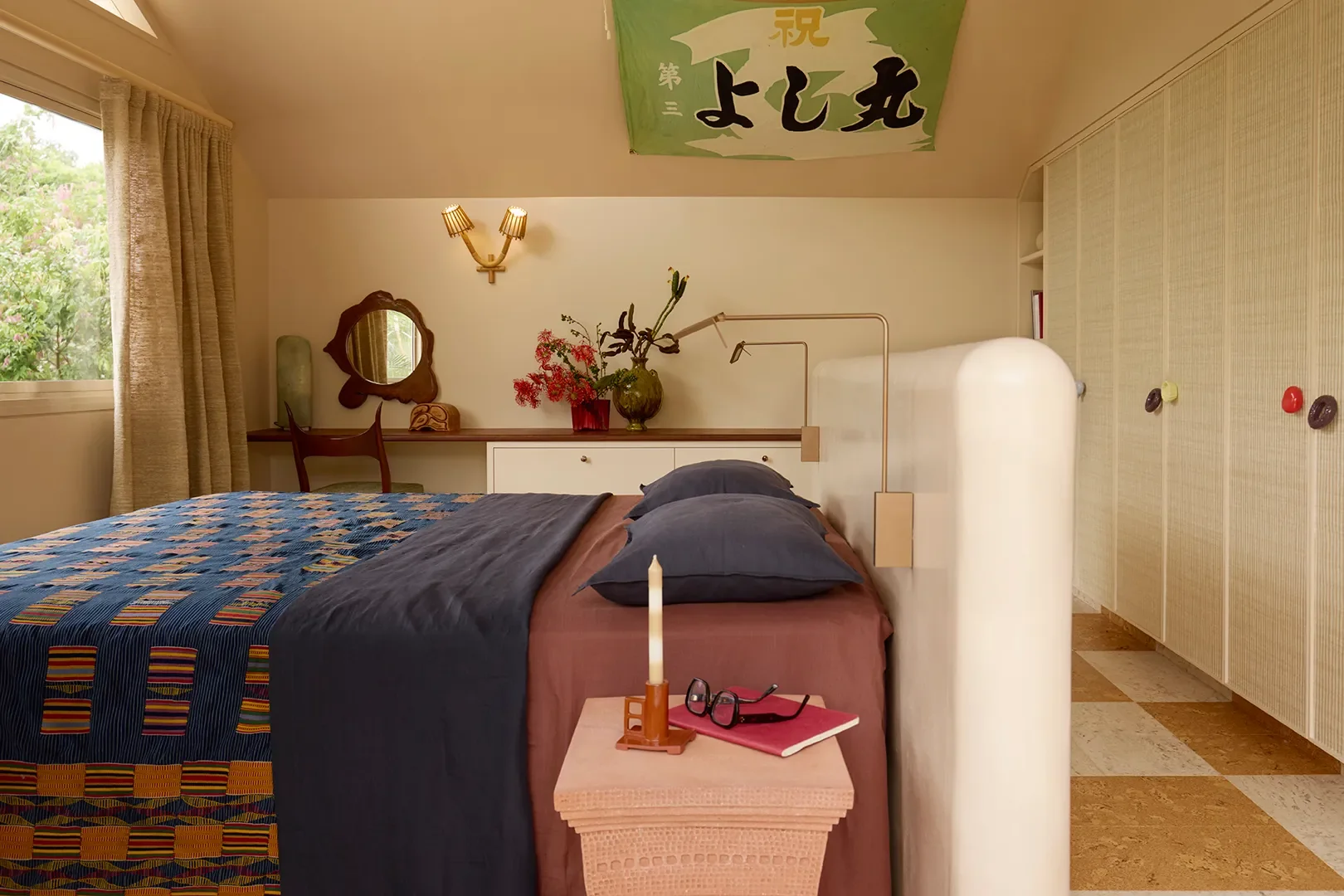 9 Bedroom-Office Combos That Balance Productivity and Cozy Comfort - 8