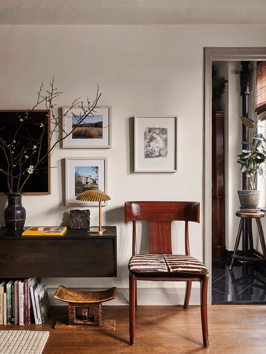 Celestial Charm Meets Bold Contrast—This 550-Square-Foot Studio Is a True Design Jewel Box - 3