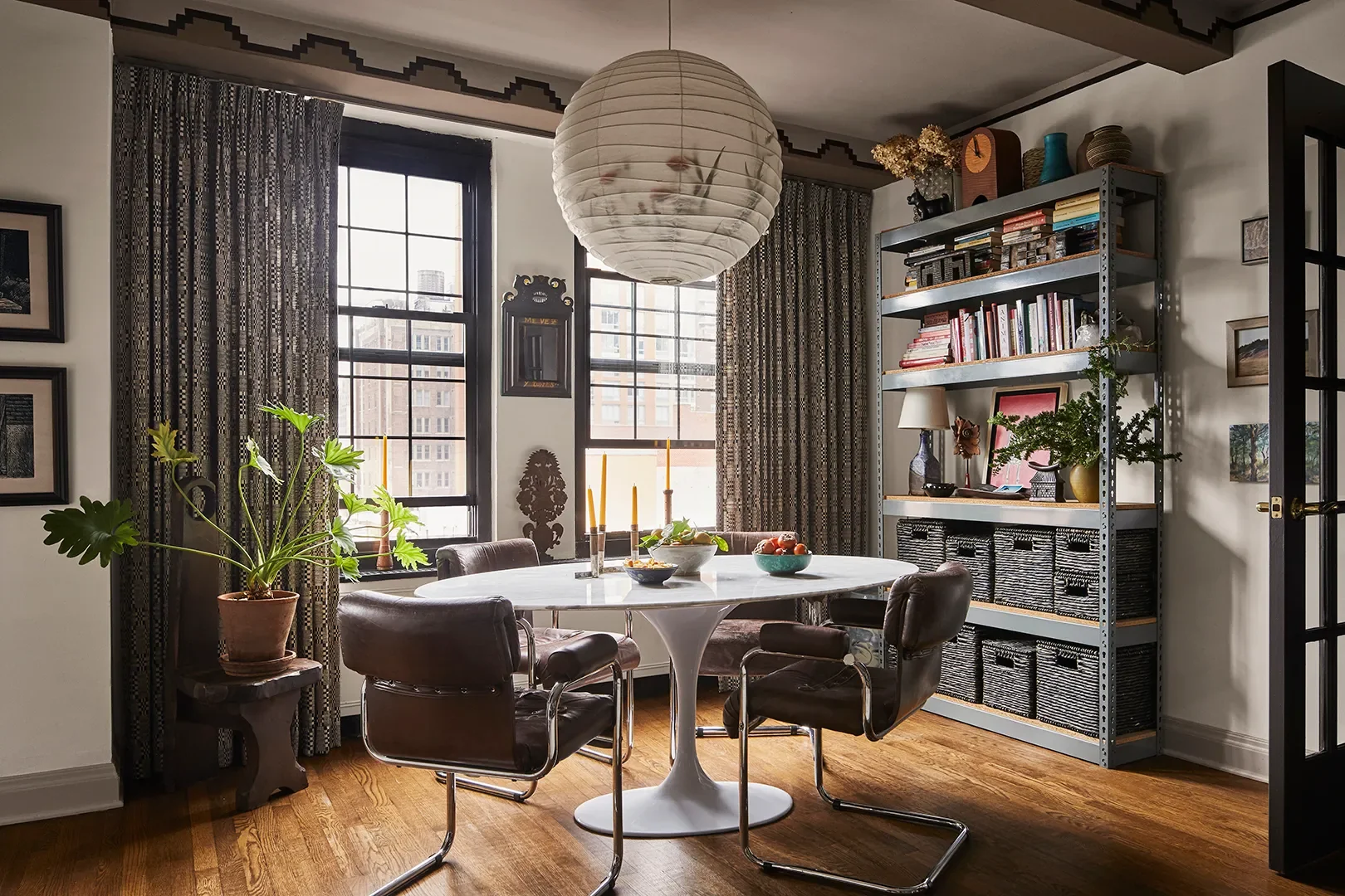 Celestial Charm Meets Bold Contrast—This 550-Square-Foot Studio Is a True Design Jewel Box - 5