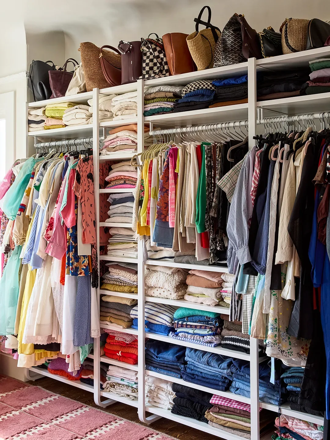 A Modular IKEA Wardrobe Keeps This Fashion Influencer’s “Cloffice” in Order - 4