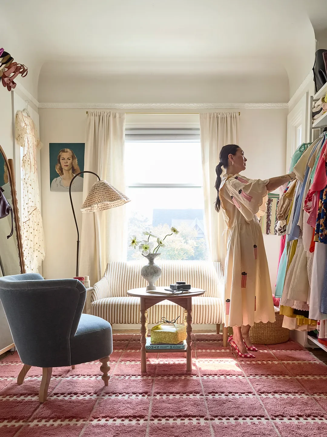 A Modular IKEA Wardrobe Keeps This Fashion Influencer’s “Cloffice” in Order - 6