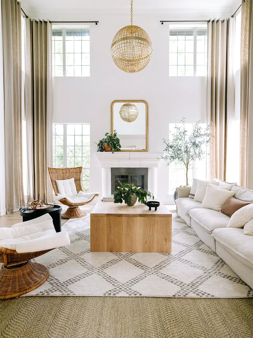 Designer Tricks That Tame Awkwardly Placed Windows in Any Room - 5