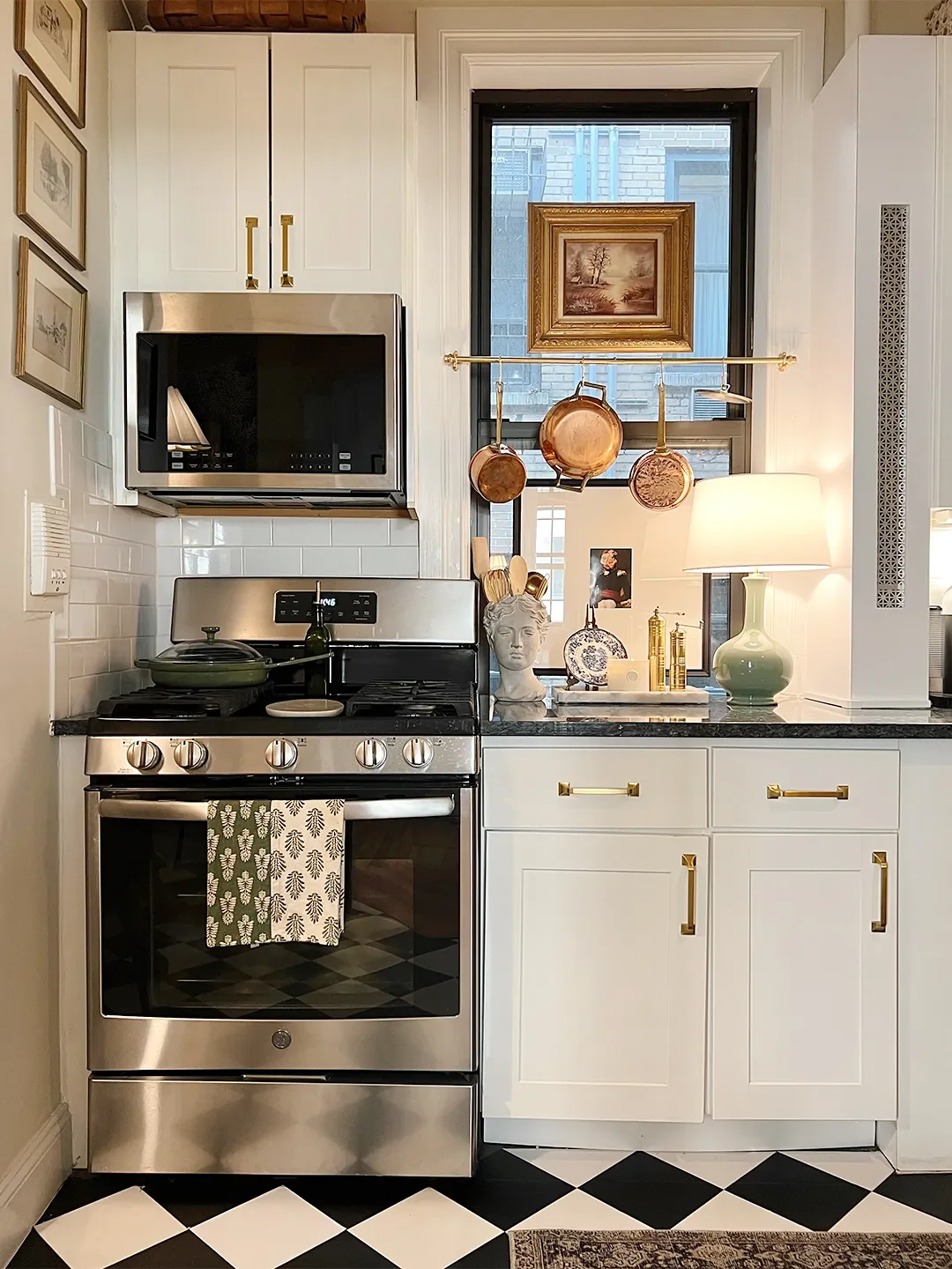 Designer Tricks That Tame Awkwardly Placed Windows in Any Room - 6