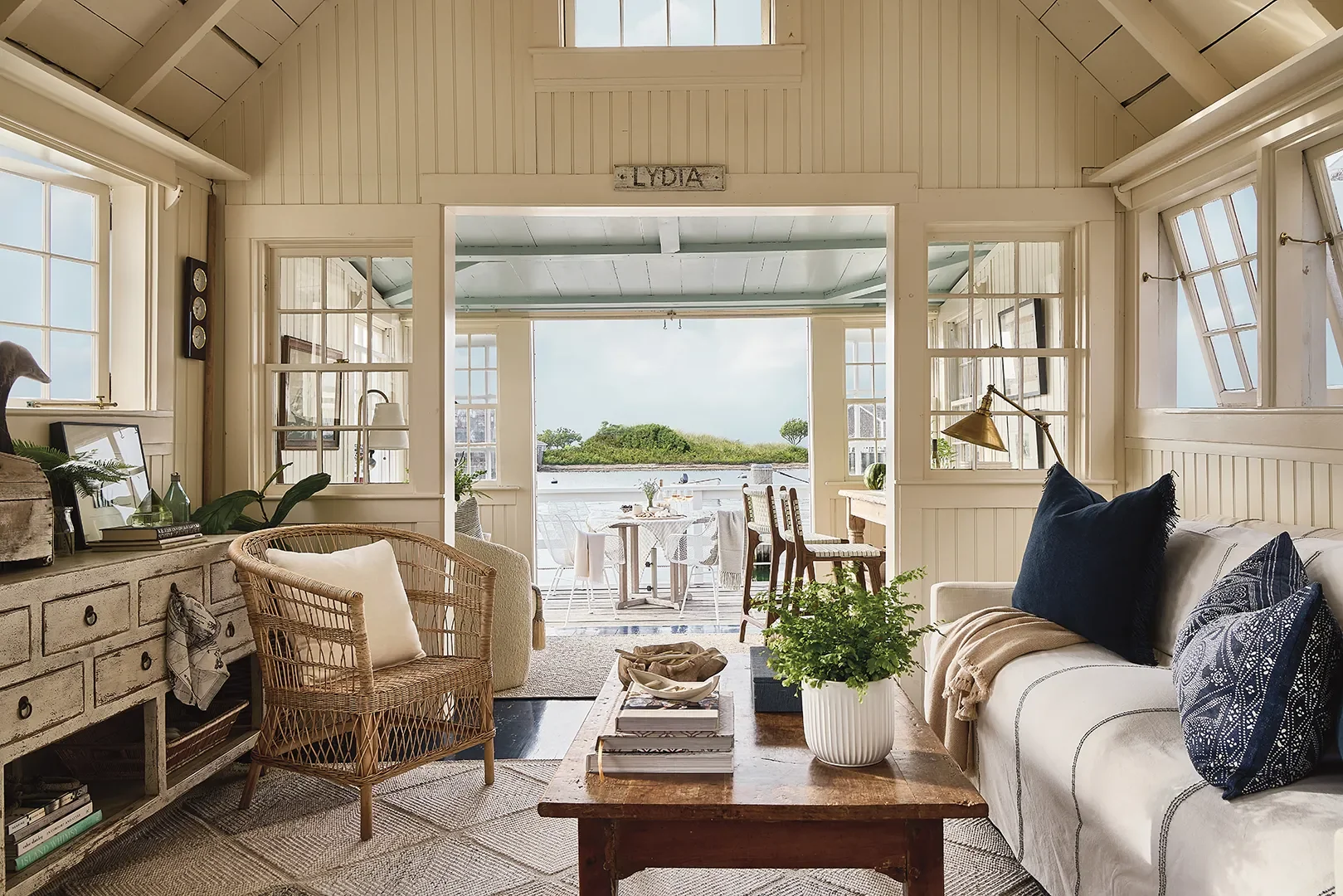 A White Picket Fence Previews the Coastal Charm Inside This Tiny Nantucket Cottage - 2