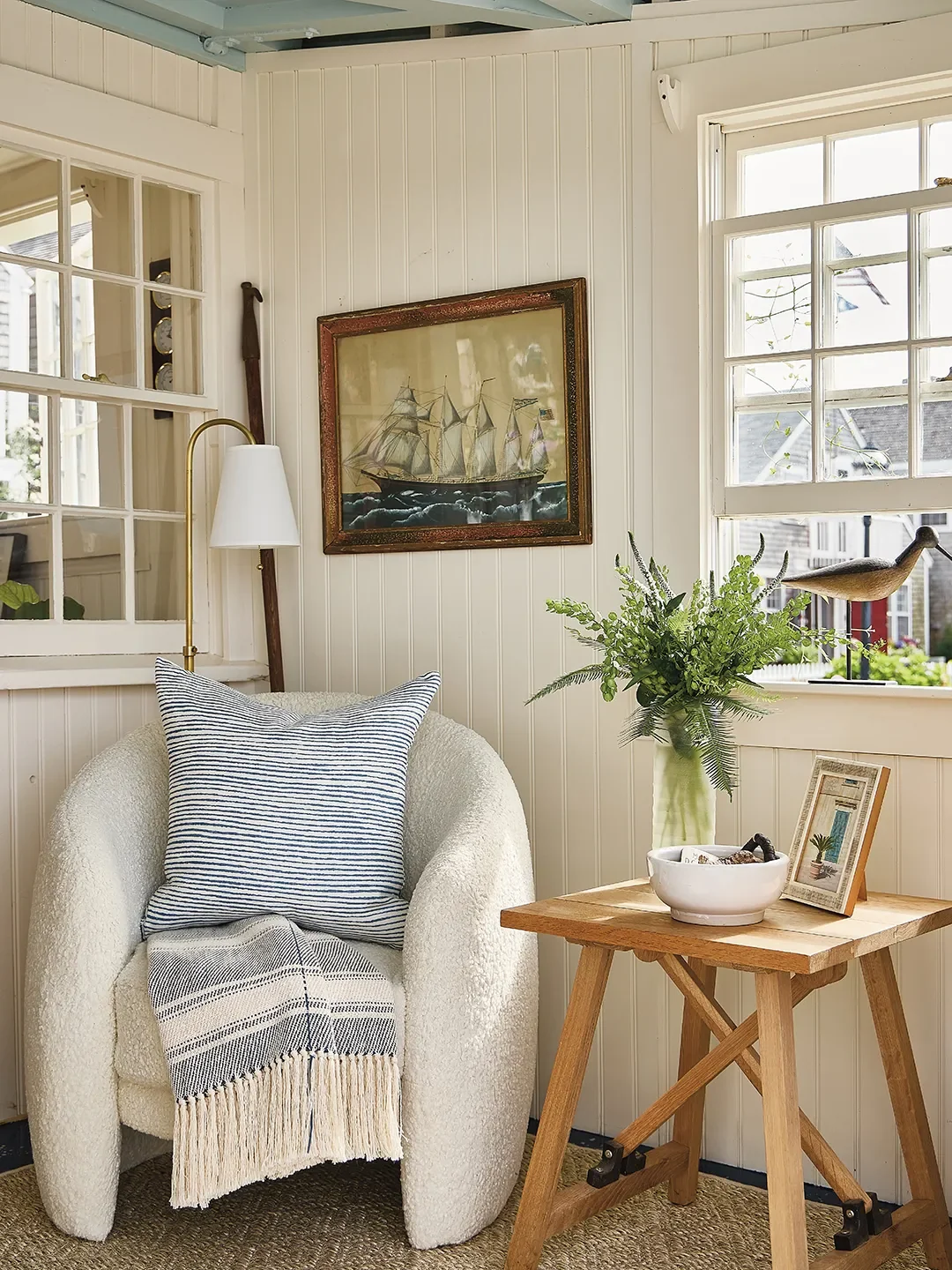 A White Picket Fence Previews the Coastal Charm Inside This Tiny Nantucket Cottage - 4