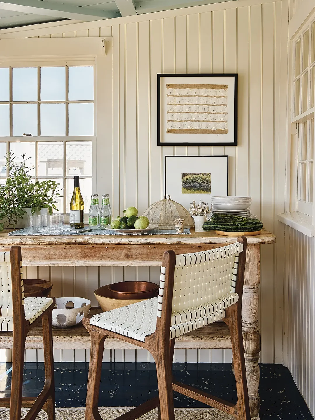A White Picket Fence Previews the Coastal Charm Inside This Tiny Nantucket Cottage - 5