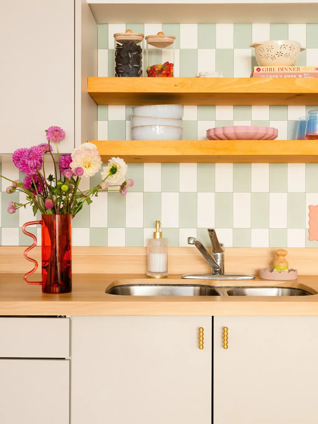 This Click-Together Tile Backsplash Outshines Peel-and-Stick for Renters