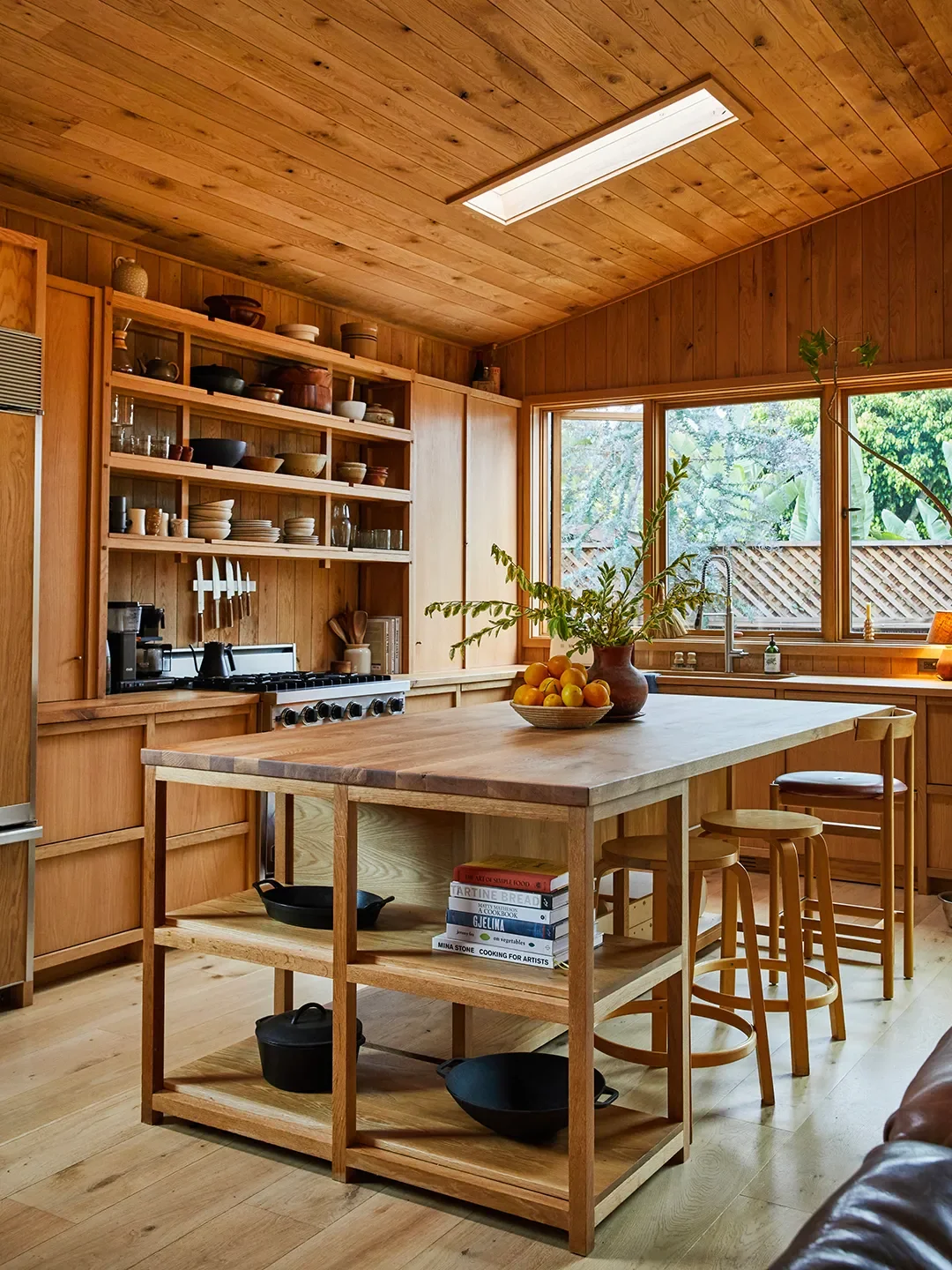 An Oak-Clad Beachside Trailer That Only Gets Better with Age, Like Great Denim - 5
