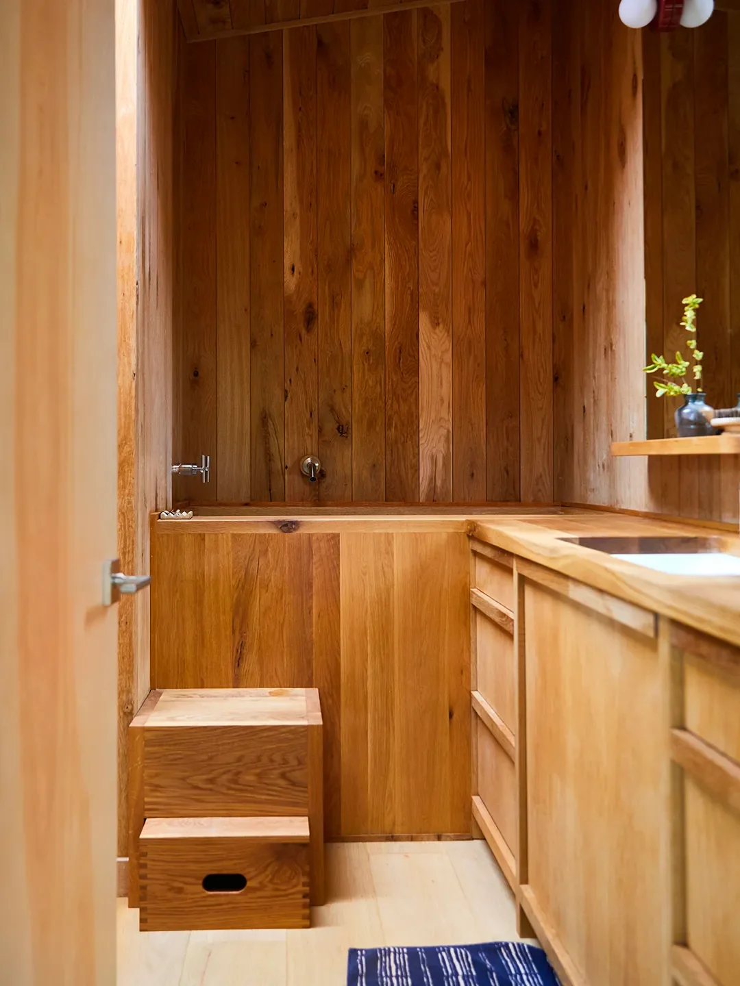 An Oak-Clad Beachside Trailer That Only Gets Better with Age, Like Great Denim - 8