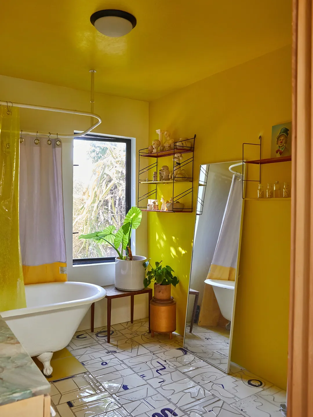 Inside a Prismatic L.A. Home That’s One Endless Art Project - 6