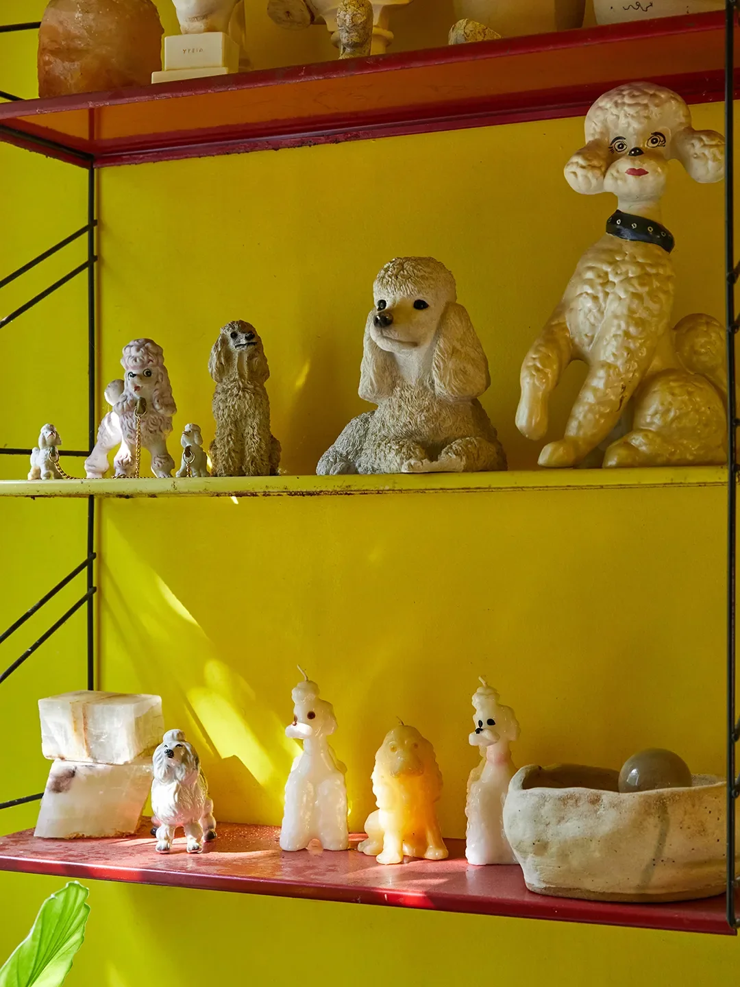 Inside a Prismatic L.A. Home That’s One Endless Art Project - 7
