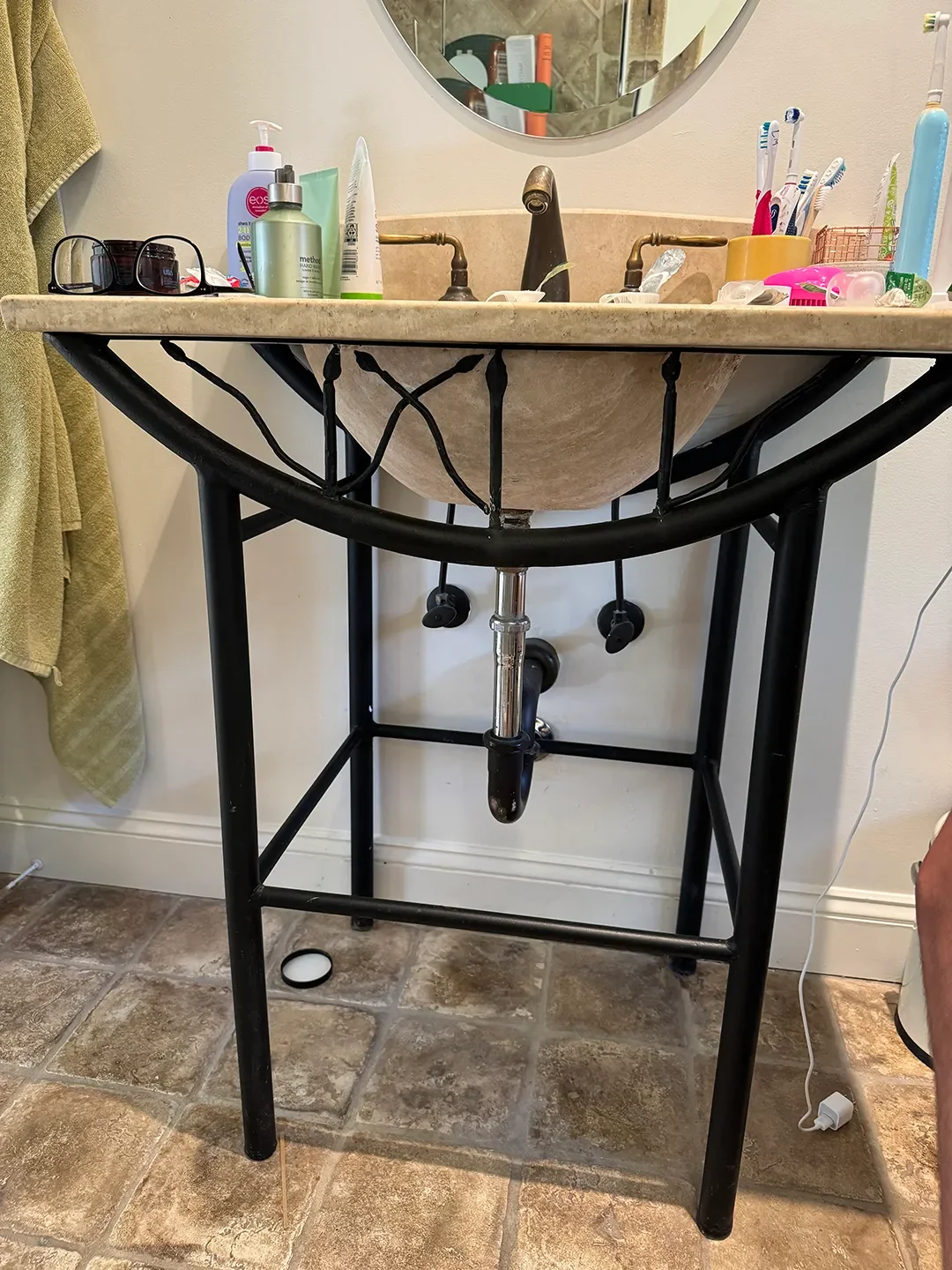When You Can’t Conceal Ugly Bathroom Plumbing, Paint It Instead - 3