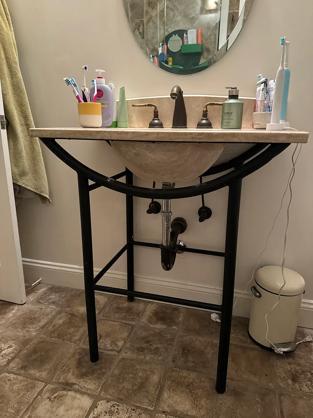 When You Can’t Conceal Ugly Bathroom Plumbing, Paint It Instead - 4