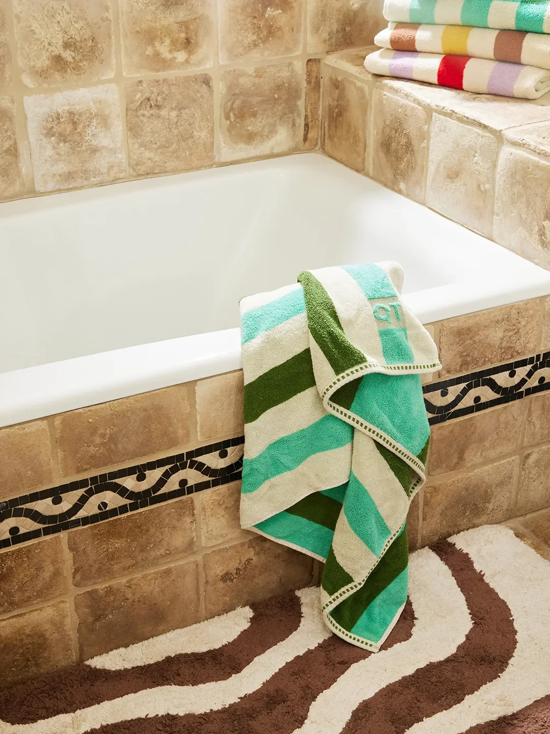 When You Can’t Conceal Ugly Bathroom Plumbing, Paint It Instead - 6