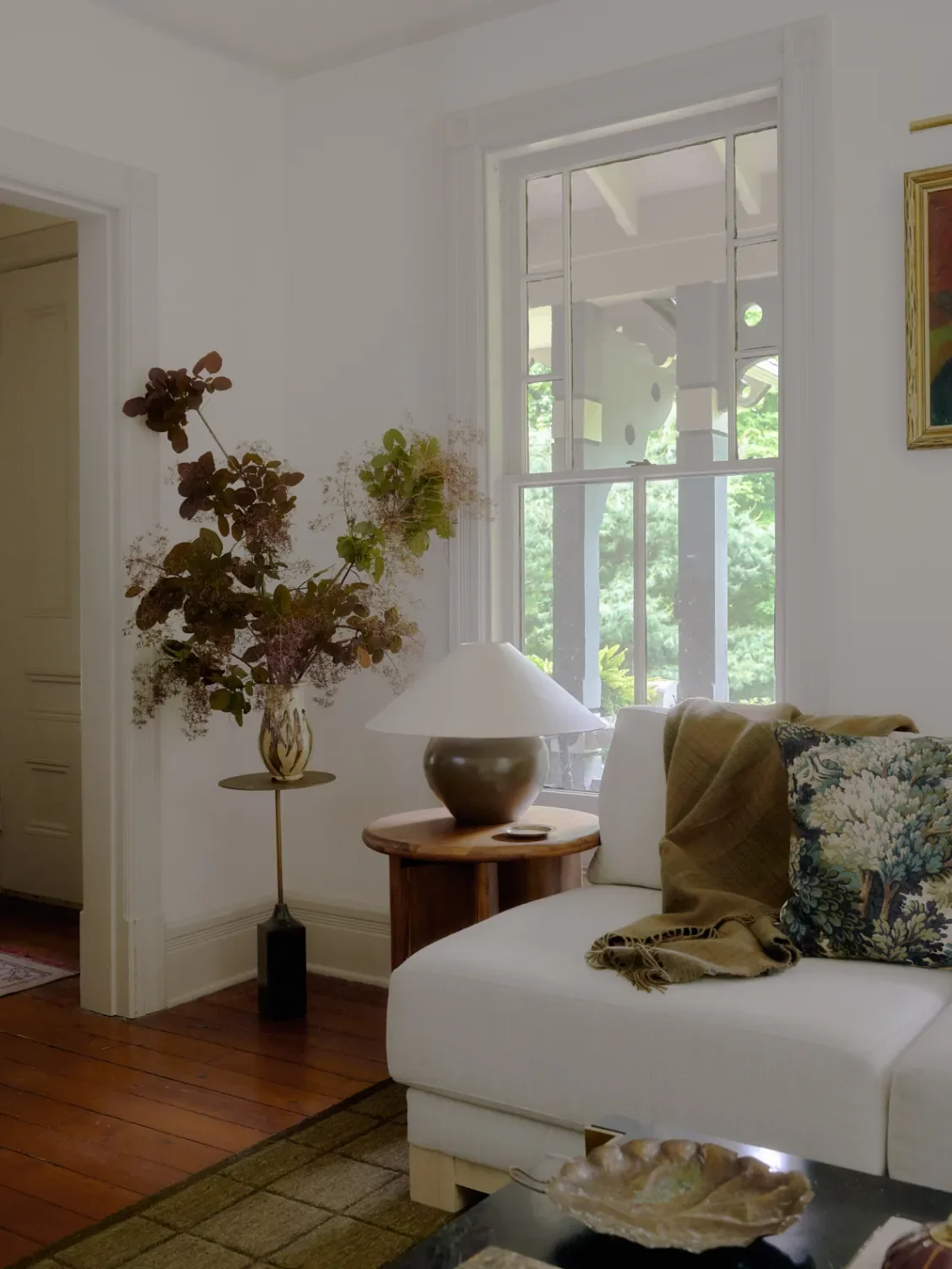 A By-Inch Guide to the Best Sofas for Small-Space Living